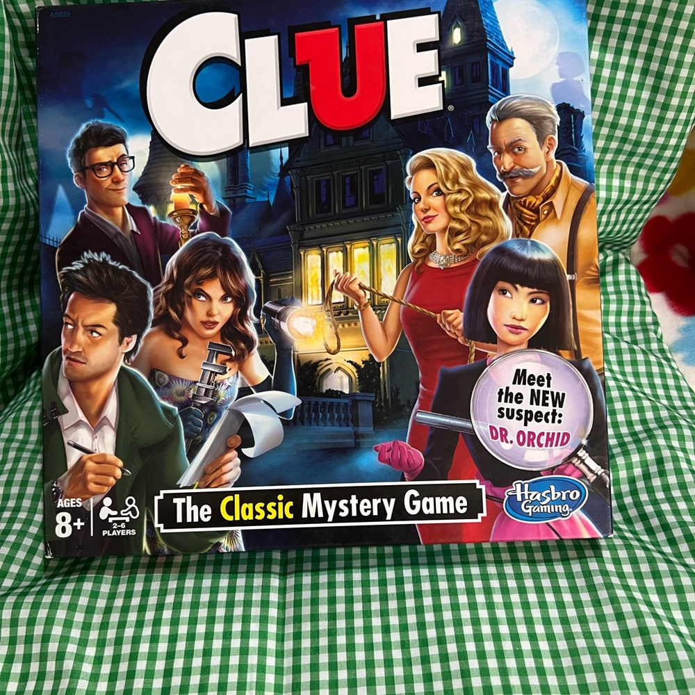 Hasbro Clue Board Game - Vibrant Mystery Adventure